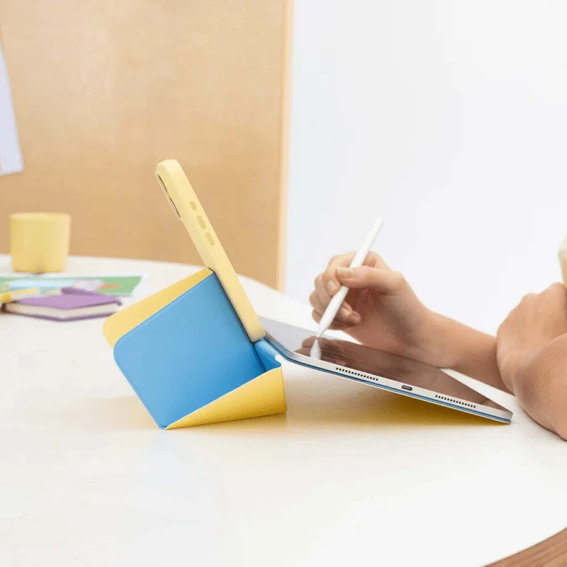 MOFT iPad Pro M4 M5 Dynamic Folio with Adjustable Angles Soothing Mist 11"