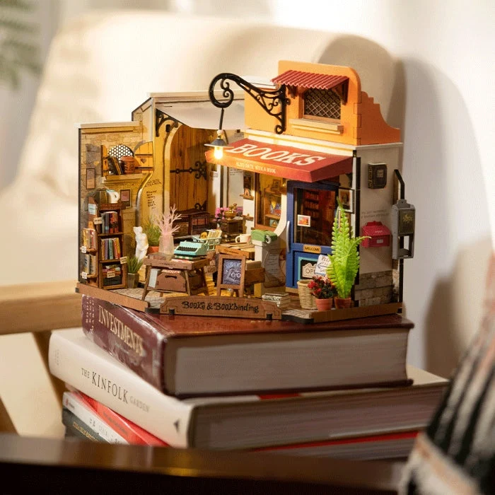 DIY Mini House Corner Bookstore