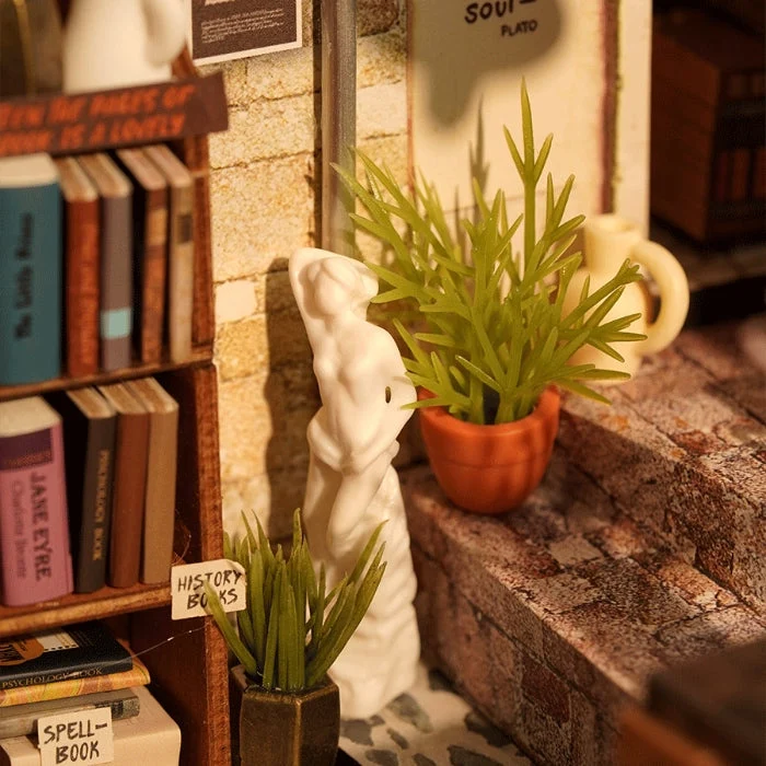 DIY Mini House Corner Bookstore