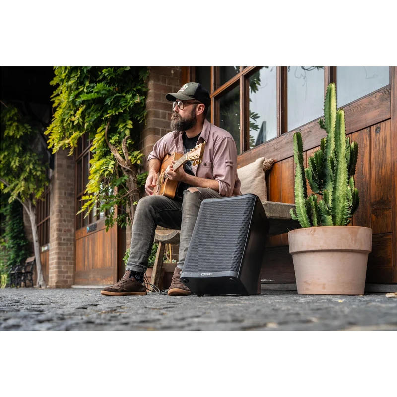 QSC CB10 Compact Battery-Powered Loudspeaker System