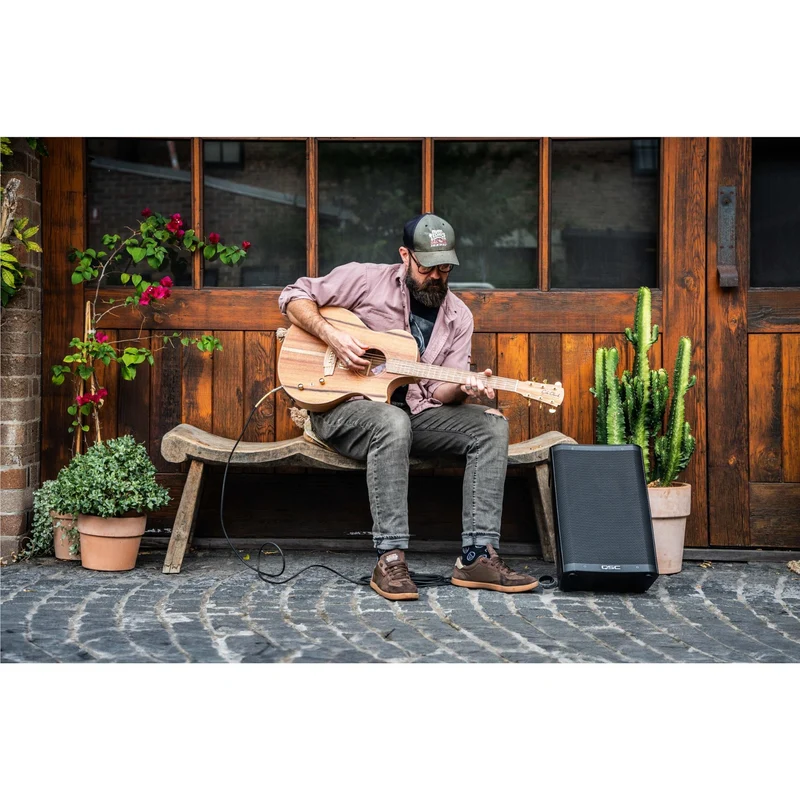 QSC CB10 Compact Battery-Powered Loudspeaker System
