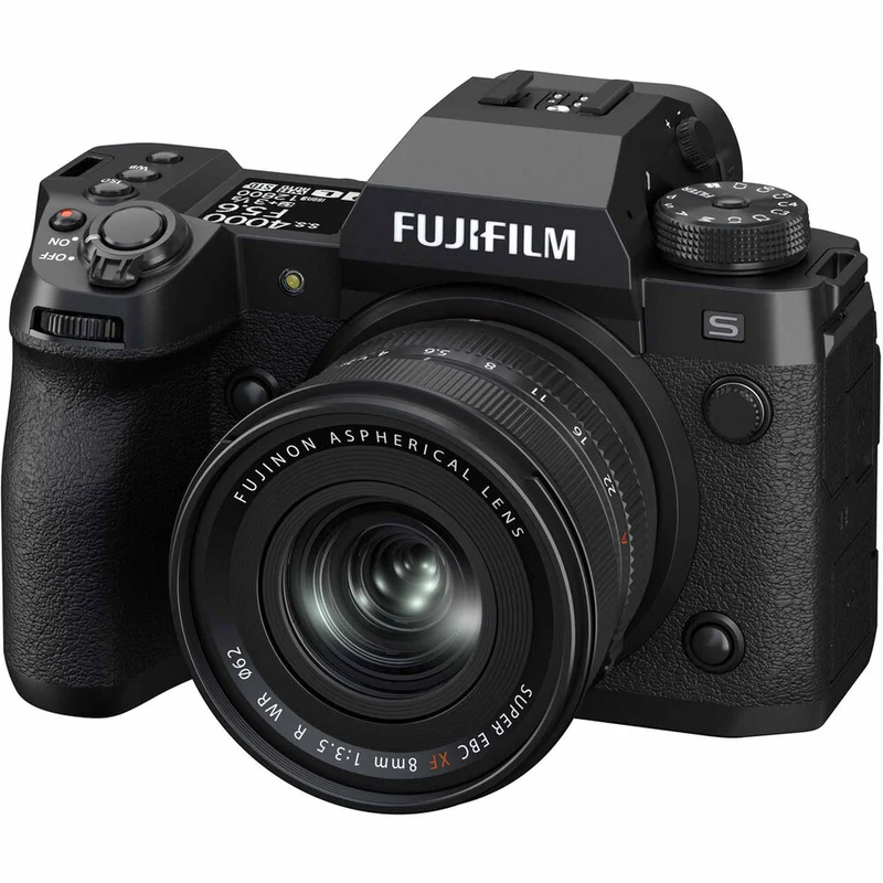 Fujifilm XF 8mm f/3.5 R WR Ultra-Wide Angle Lens + 64GB SD Card Bundle