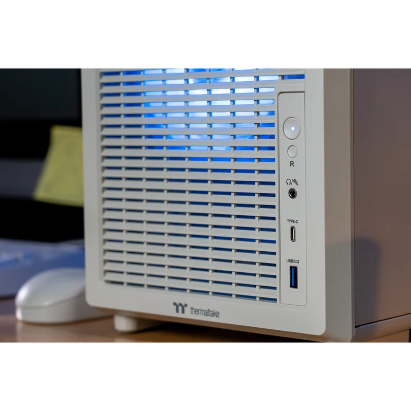 Thermaltake Retro PRO Gaming Desktop PC (AMD 7500F / RTX 5070 / 32GB RAM)