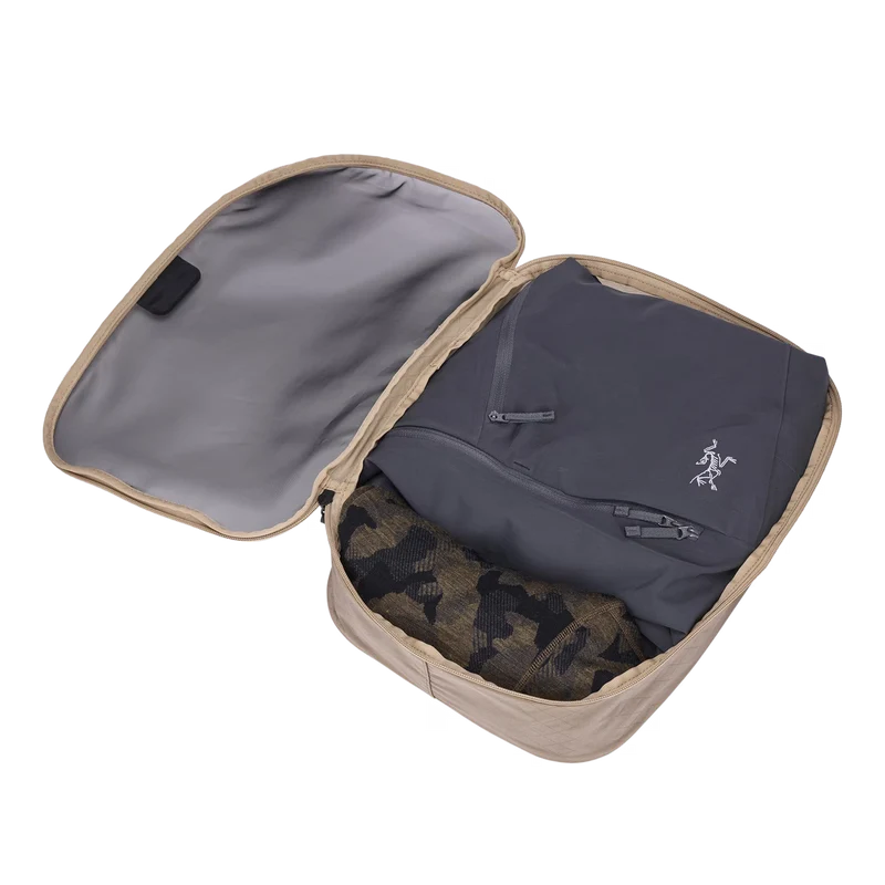 Thule Medium Packing Cube Travel Organiser Bag for Carry-On Luggage in Gentle Beige